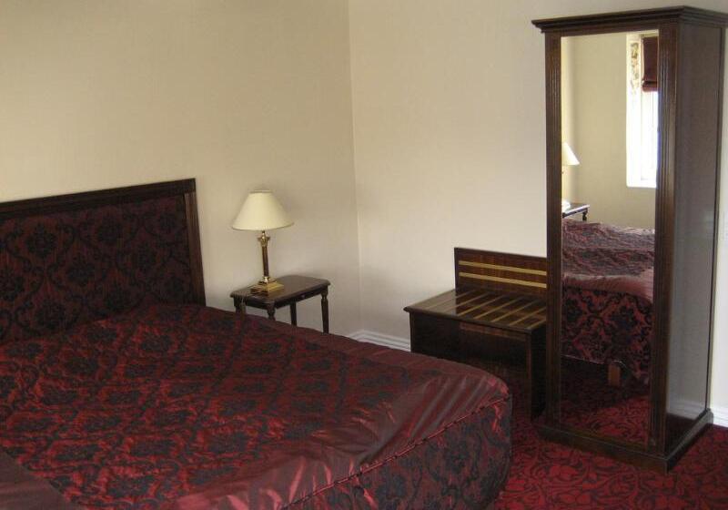 בית מלון כפרי Den Gamle Grænsekro Inn