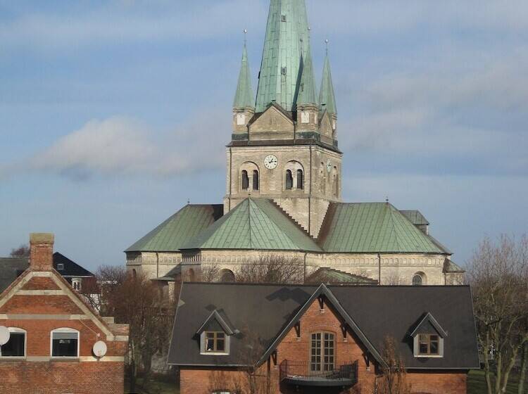 فندق Frederikshavn