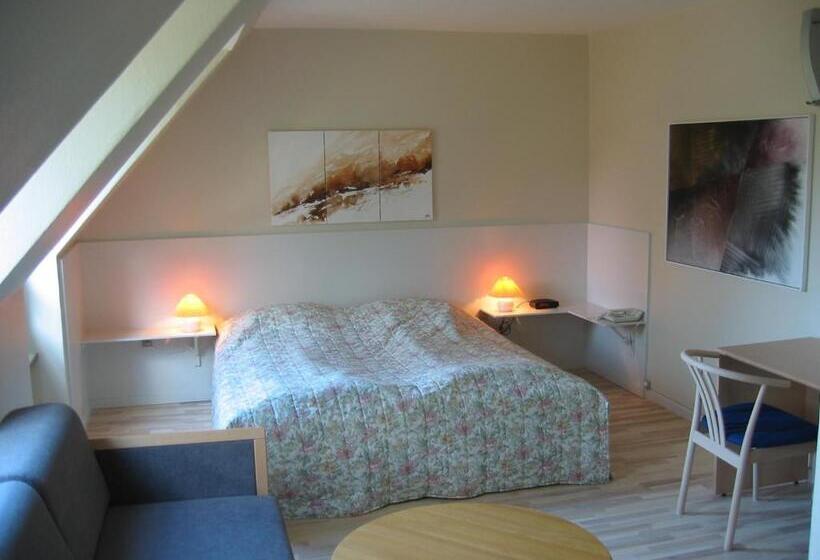 Отель Hovborg Kro