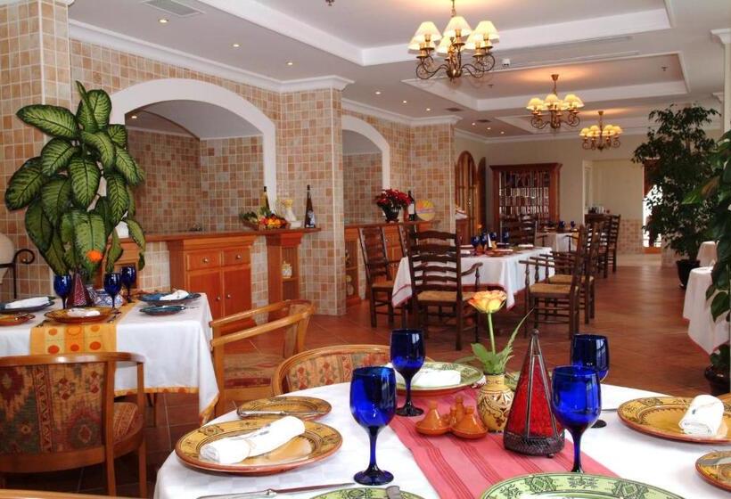 هتل Treffen House Doha   Souq Waqif And Next To Msheireb Metro Station