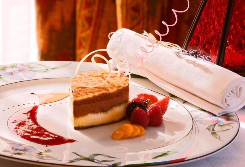 هتل Treffen House Doha   Souq Waqif And Next To Msheireb Metro Station