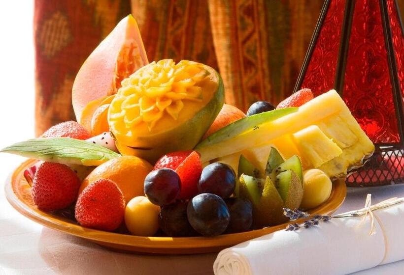 هتل Treffen House Doha   Souq Waqif And Next To Msheireb Metro Station