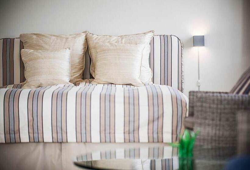 Отель Molskroen