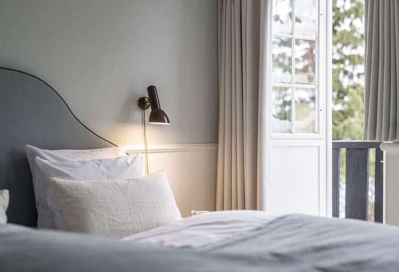 Отель Molskroen