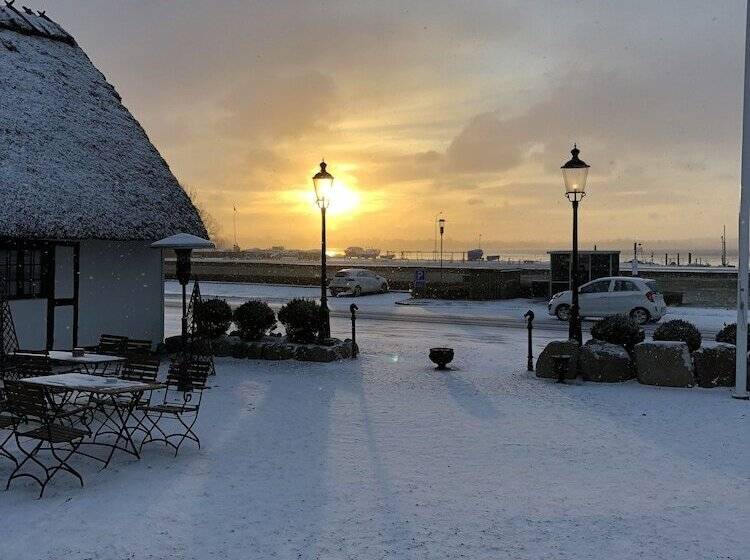 בית מלון כפרי Munkebo Kro &