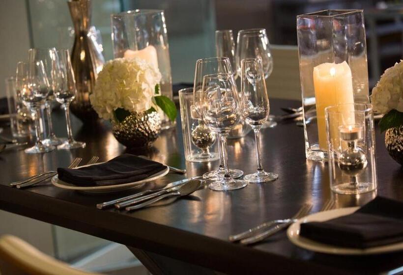 Renaissance Santo Domingo Jaragua Hotel & Casino