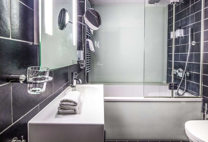 Отель Scandic Palace