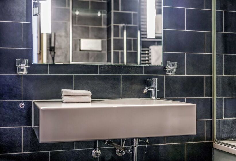 Отель Scandic Palace