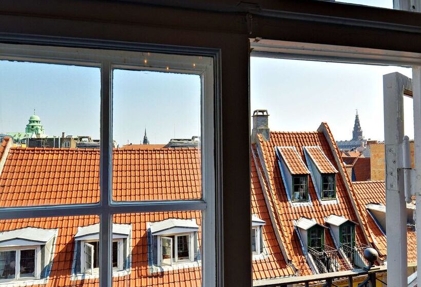 Отель Scandic Palace