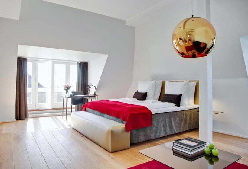 Отель Scandic Palace