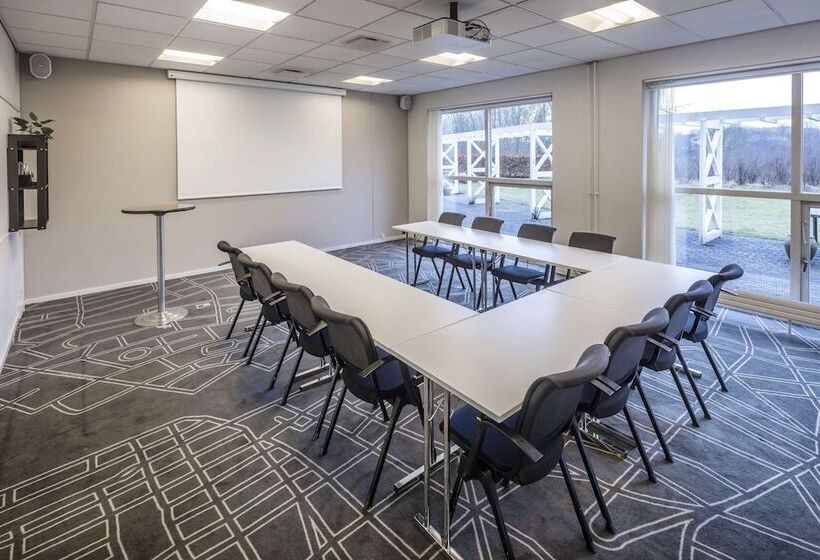 Отель Scandic Roskilde Park