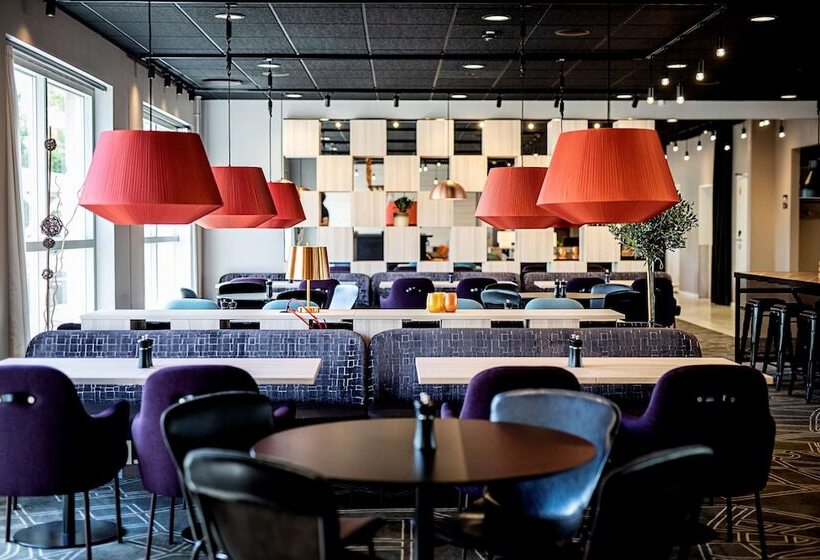 هتل Scandic Roskilde Park