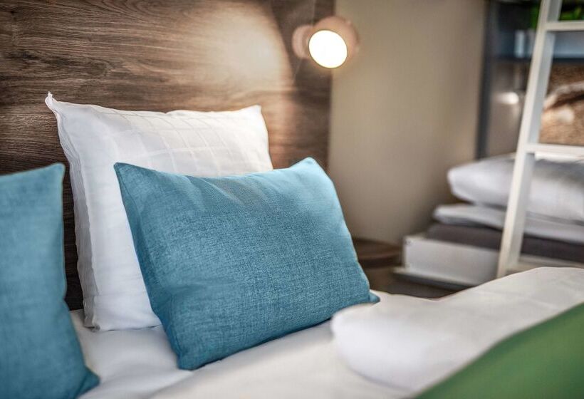 Quality Hotel The Reef