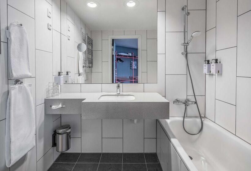 Quality Hotel The Reef