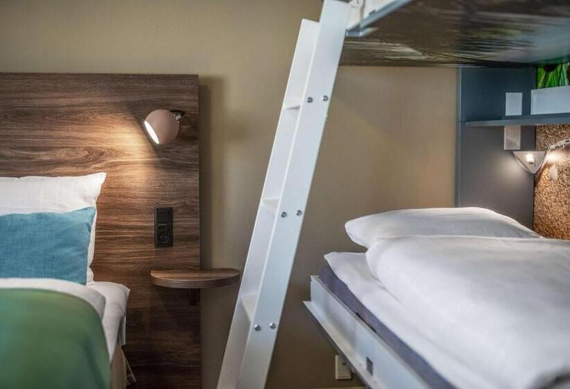 Quality Hotel The Reef