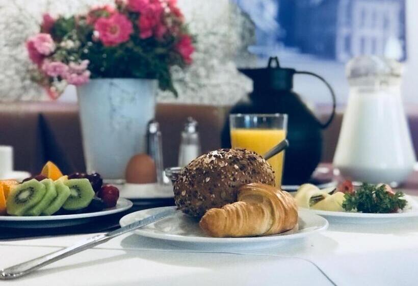 בית מלון כפרי Schwarzer Adler Stendal