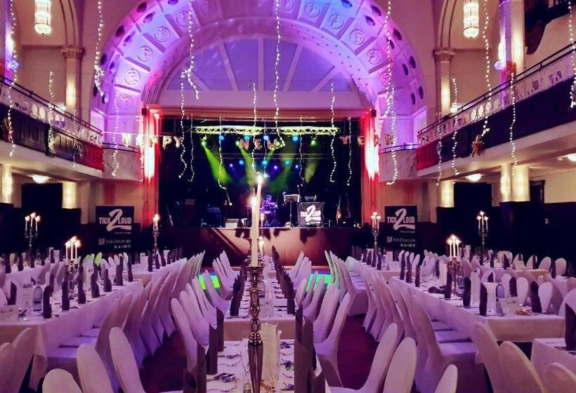 בית מלון כפרי Schwarzer Adler Stendal