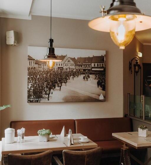 בית מלון כפרי Schwarzer Adler Stendal