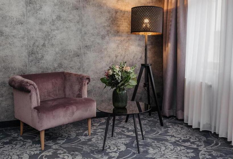 בית מלון כפרי Schwarzer Adler Stendal