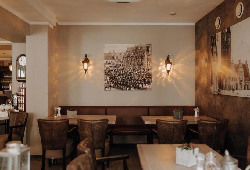 בית מלון כפרי Schwarzer Adler Stendal