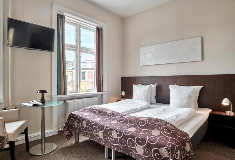 Отель Sct. Thomas