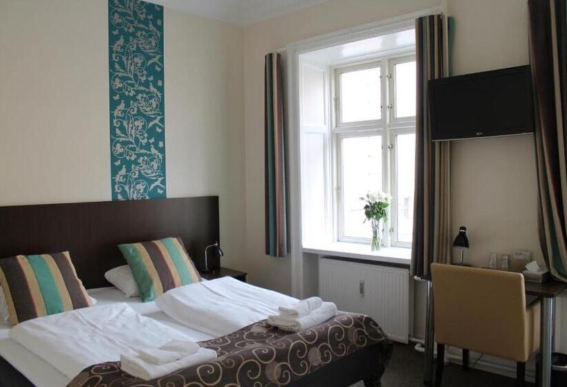 Отель Sct. Thomas