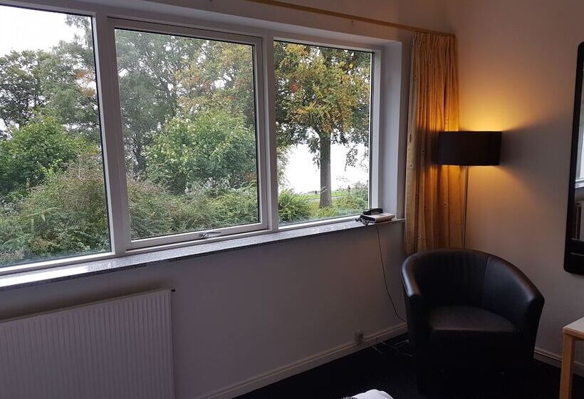 בית מלון כפרי Strandparken