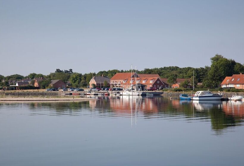 Отель Tambohus Kro & Bade