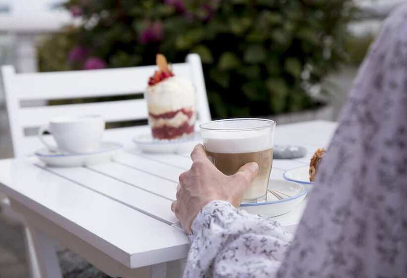 Отель Tambohus Kro & Bade