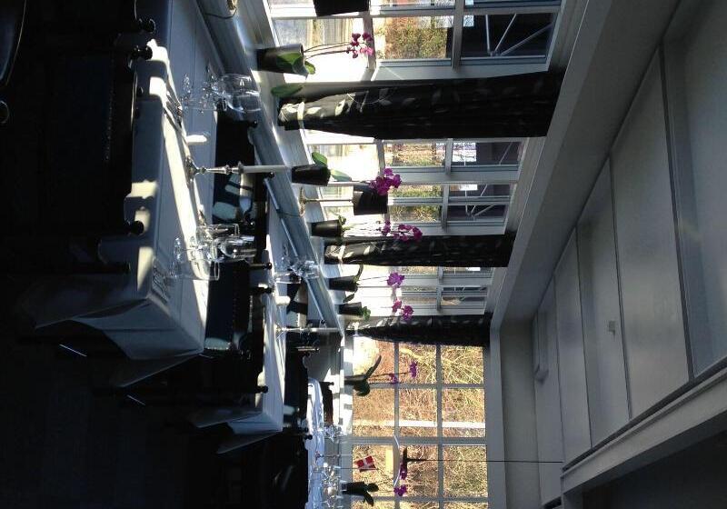 מוטל Blommenslyst Kro