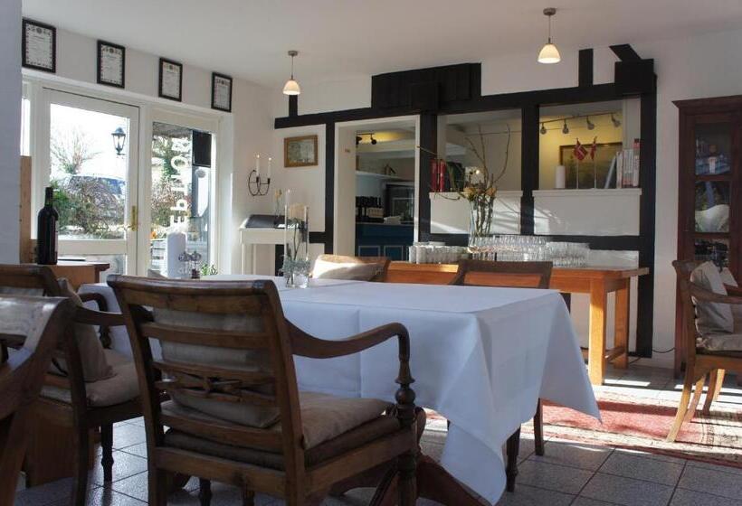 Мотель Lyng Dal Hotel Og Restaurant