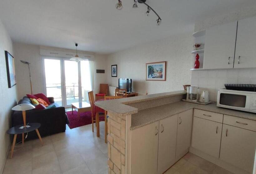 Appartement Vue Mer Exceptionnelle Avec Terrasse Et Parking à Trégastel   2 Chambres   Fr 1 368 29