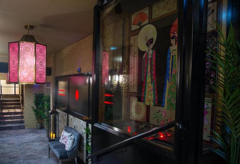 Holyrood Hotel   Leisure Centre & The Spa At Orchids