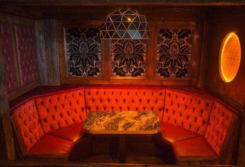 Holyrood Hotel   Leisure Centre & The Spa At Orchids