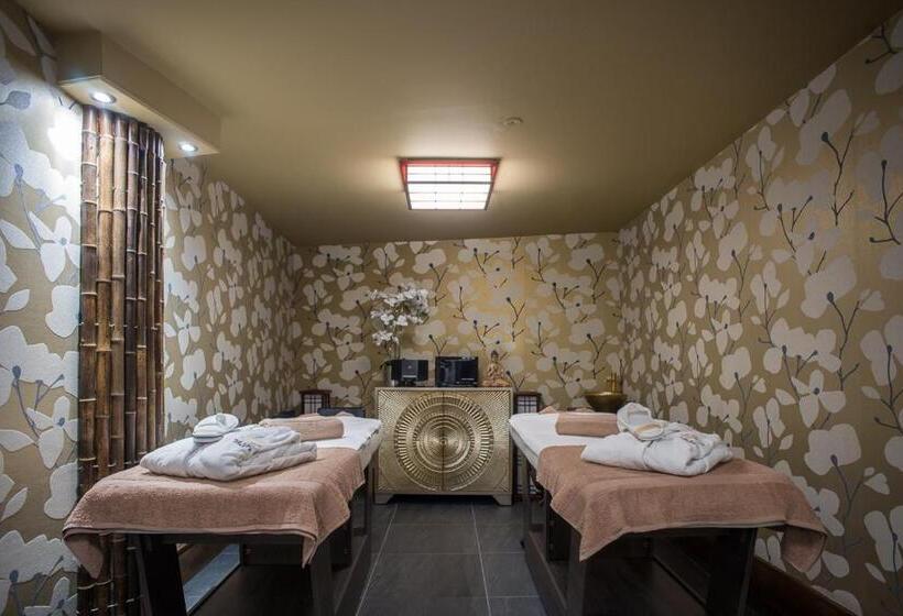 Holyrood Hotel   Leisure Centre & The Spa At Orchids