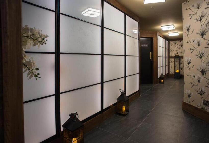 Holyrood Hotel   Leisure Centre & The Spa At Orchids