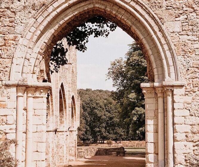 فندق Abbaye Des Vaux De Cernay