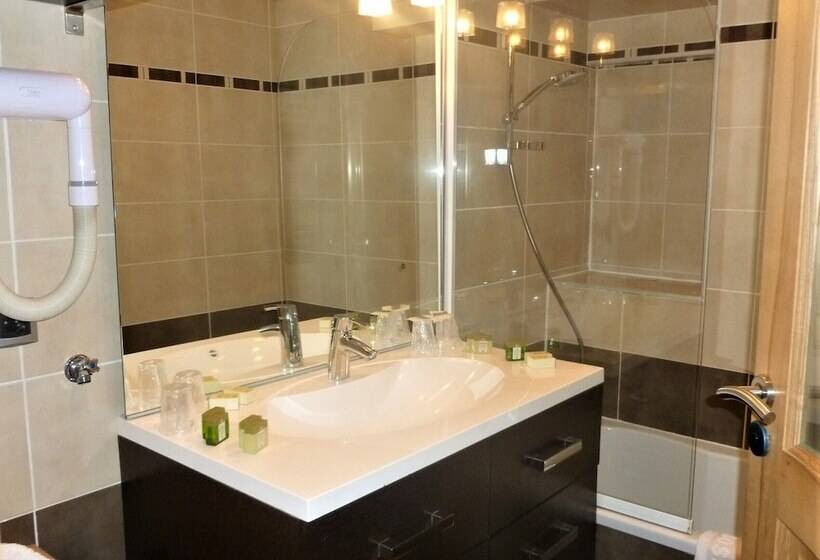 فندق Aiguille Du Midi   Hôtel & Restaurant