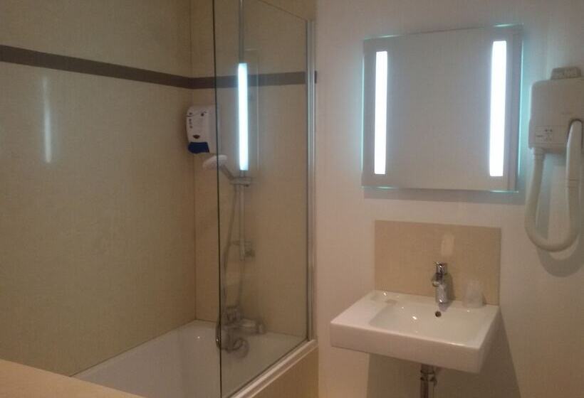 Отель Albert Elisabeth Gare Sncf