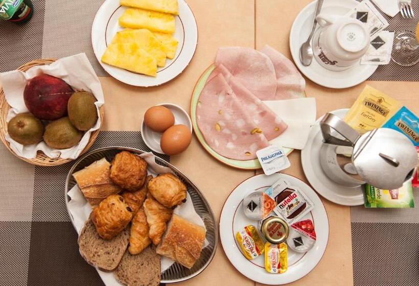 Отель Alexandra