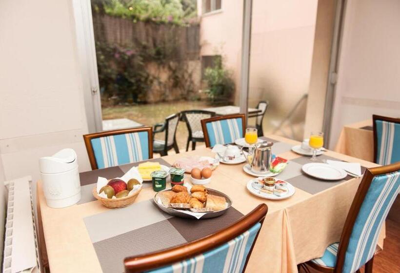 בית מלון כפרי Alexandra