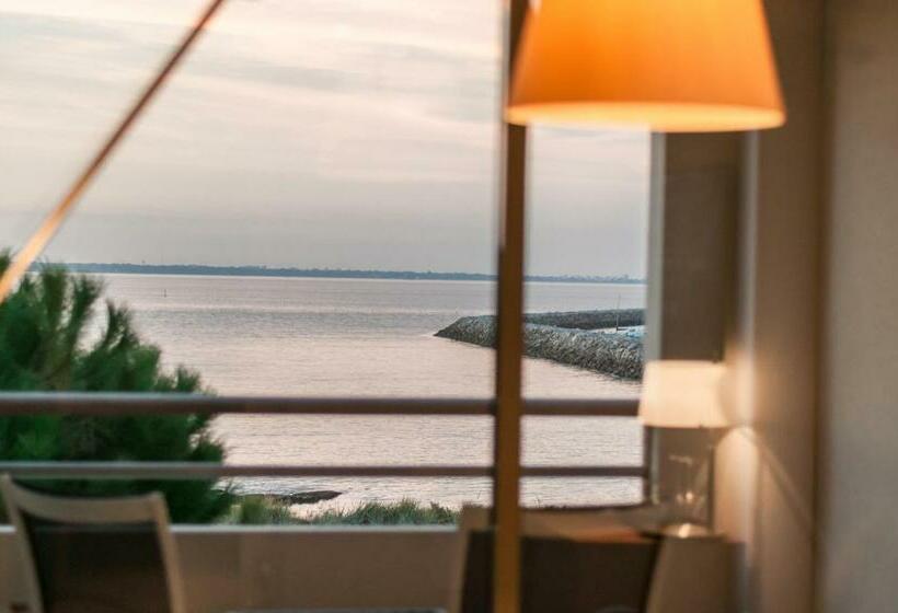 ホテル Anne De Bretagne