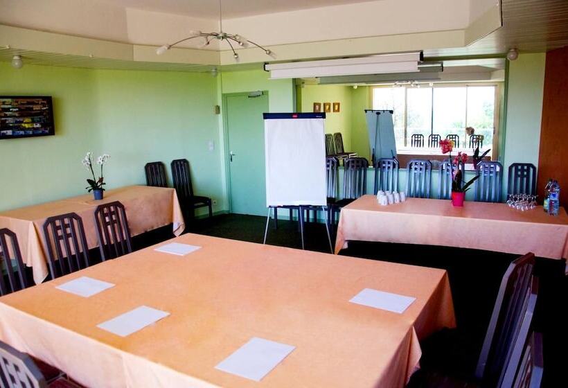 فندق Logis Hôtel De La Bruyere