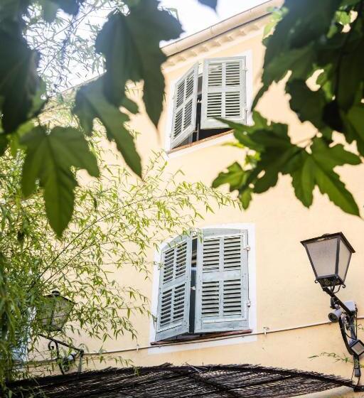 فندق Auberge De La Tour