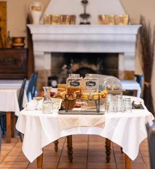 فندق Auberge De La Tour