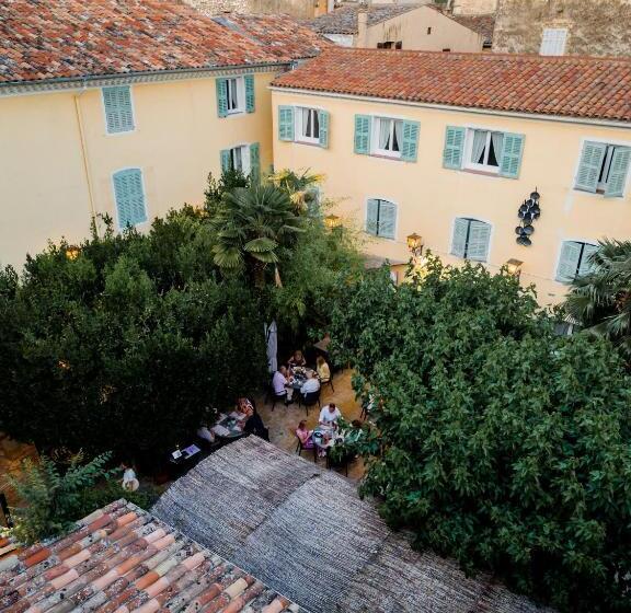 فندق Auberge De La Tour