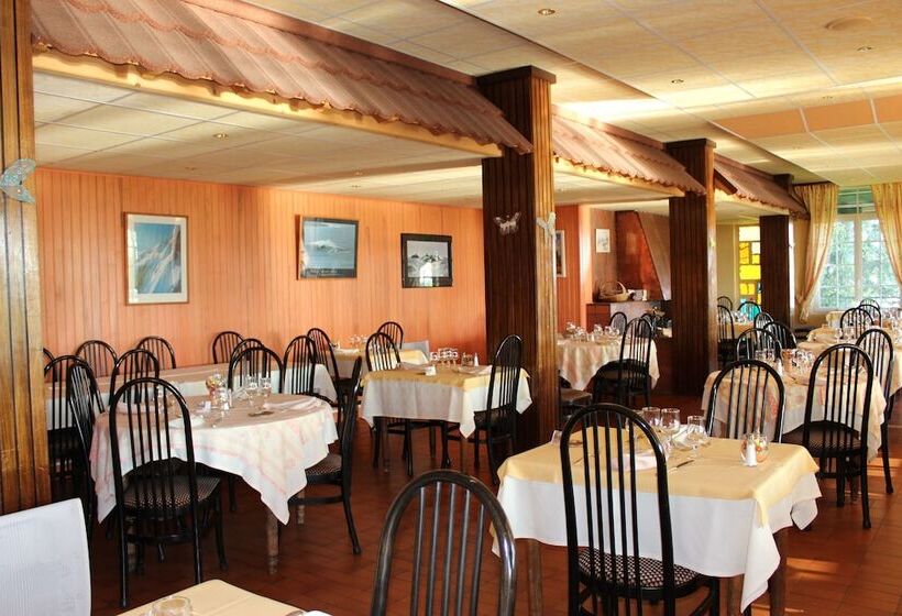 호텔 Auberge De L Orisse Et Iris Hostel