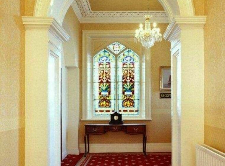 Esplanade Hotel On The Seafront