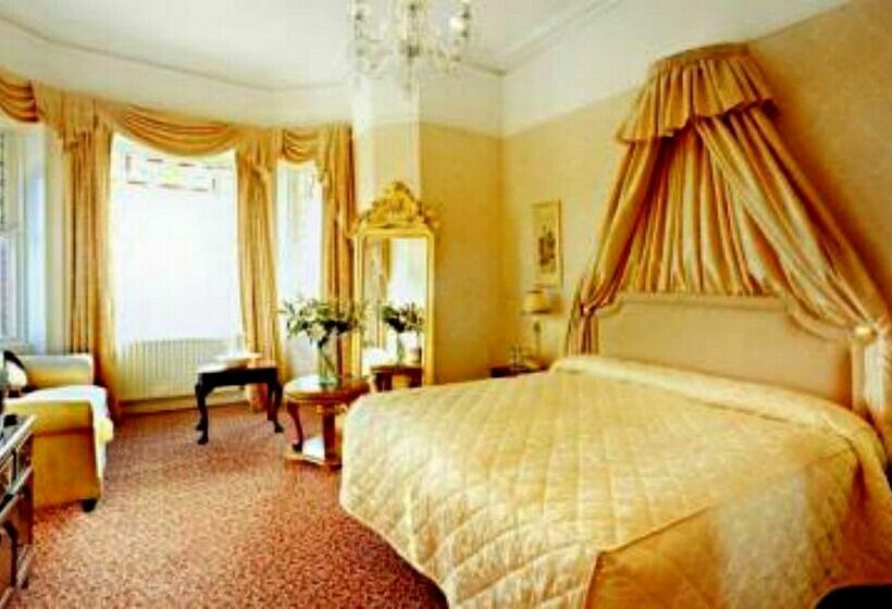 Esplanade Hotel On The Seafront