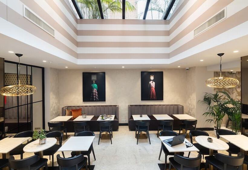 Отель Best Western Plus Hôtel Massena Nice